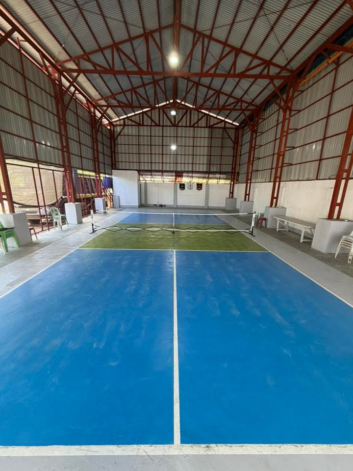 Bench Pickleball Court